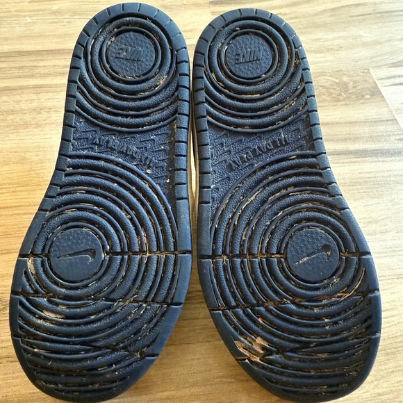 Kids Nike Navy and White Sneakers Size 12C - Picture 2 of 7